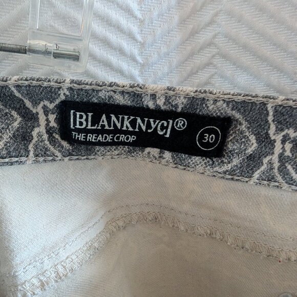 Blank NYC Reade Crop Snakeskin Skinny Jean Size 30 Python grey white Rock - Picture 3 of 12